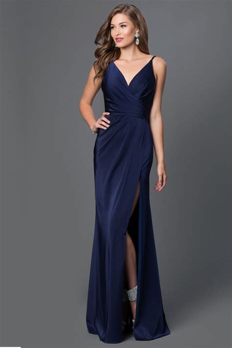 elegant navy blue prom dresses.